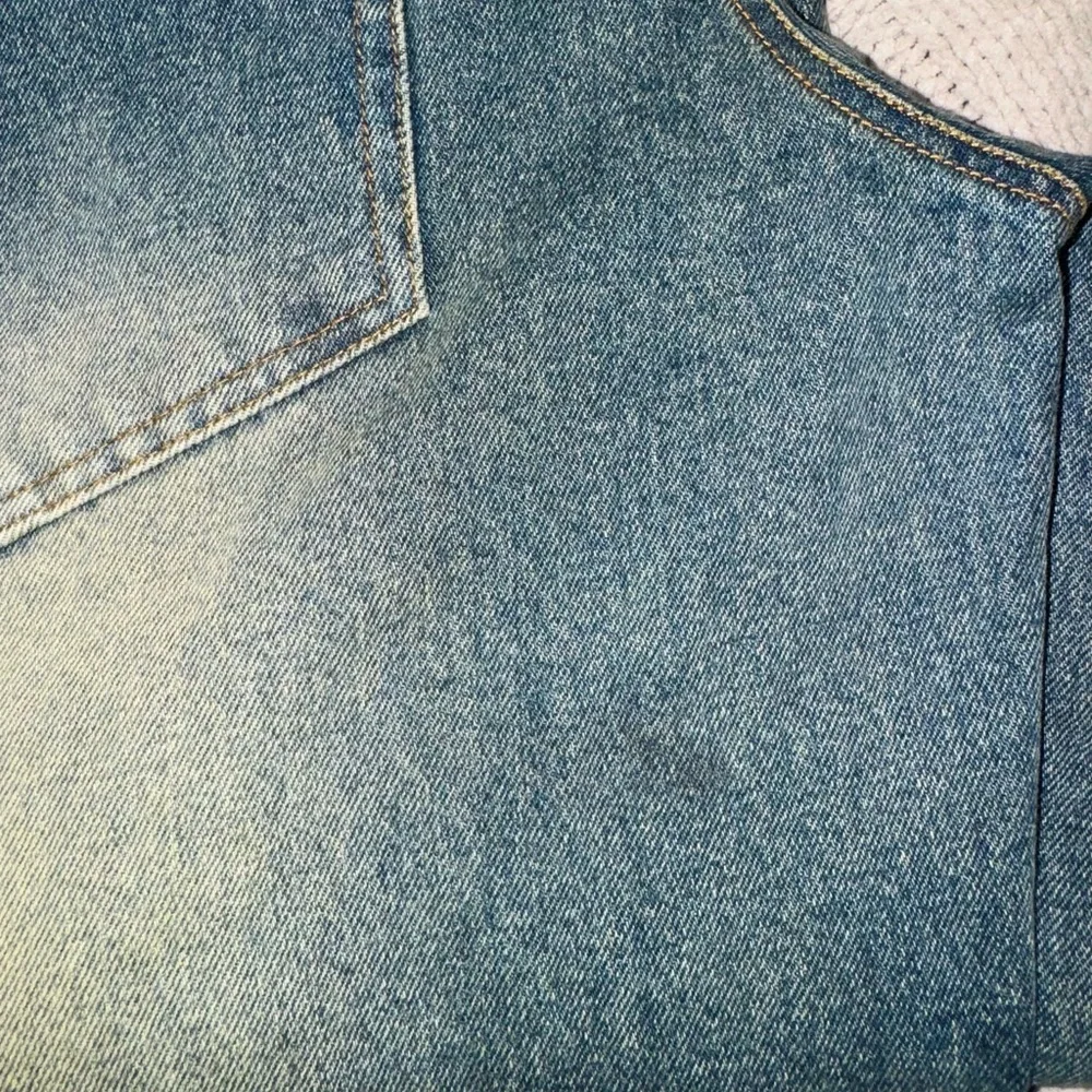 NEAUX DUOBT Stylish Blue Distressed Jeans for Men - Picture 15 of 16